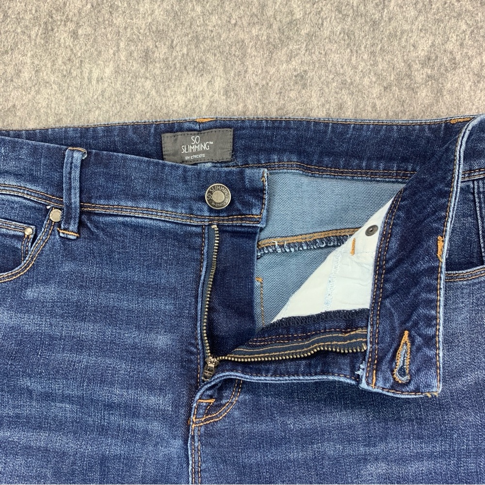 Chicos So Slimming Slim Crop Leg Jeans Women's Medium Wash Denim - Size 6 (0.5) - Picture 5 of 14